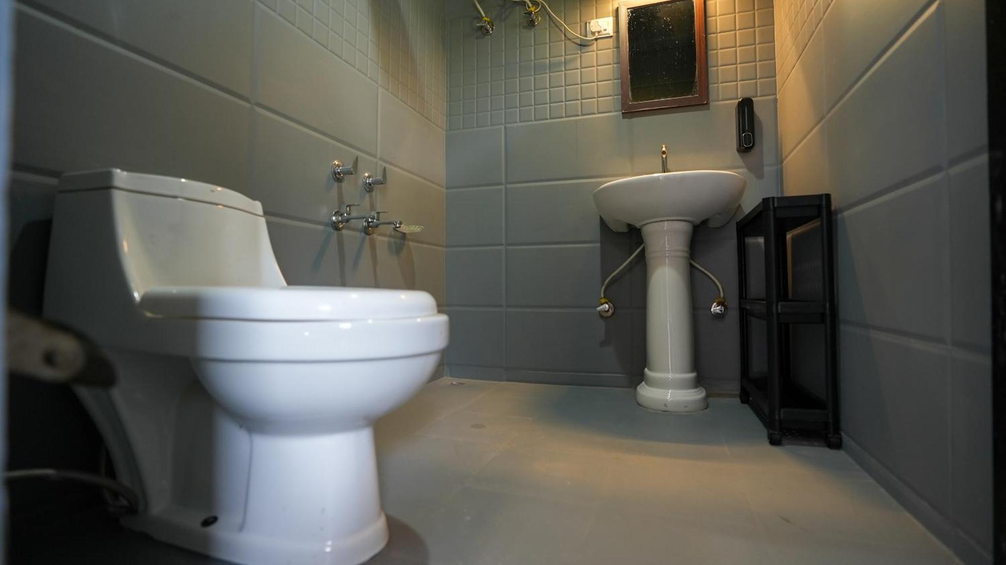 Sort By Stays, Kareri Dharamszala Kültér fotó